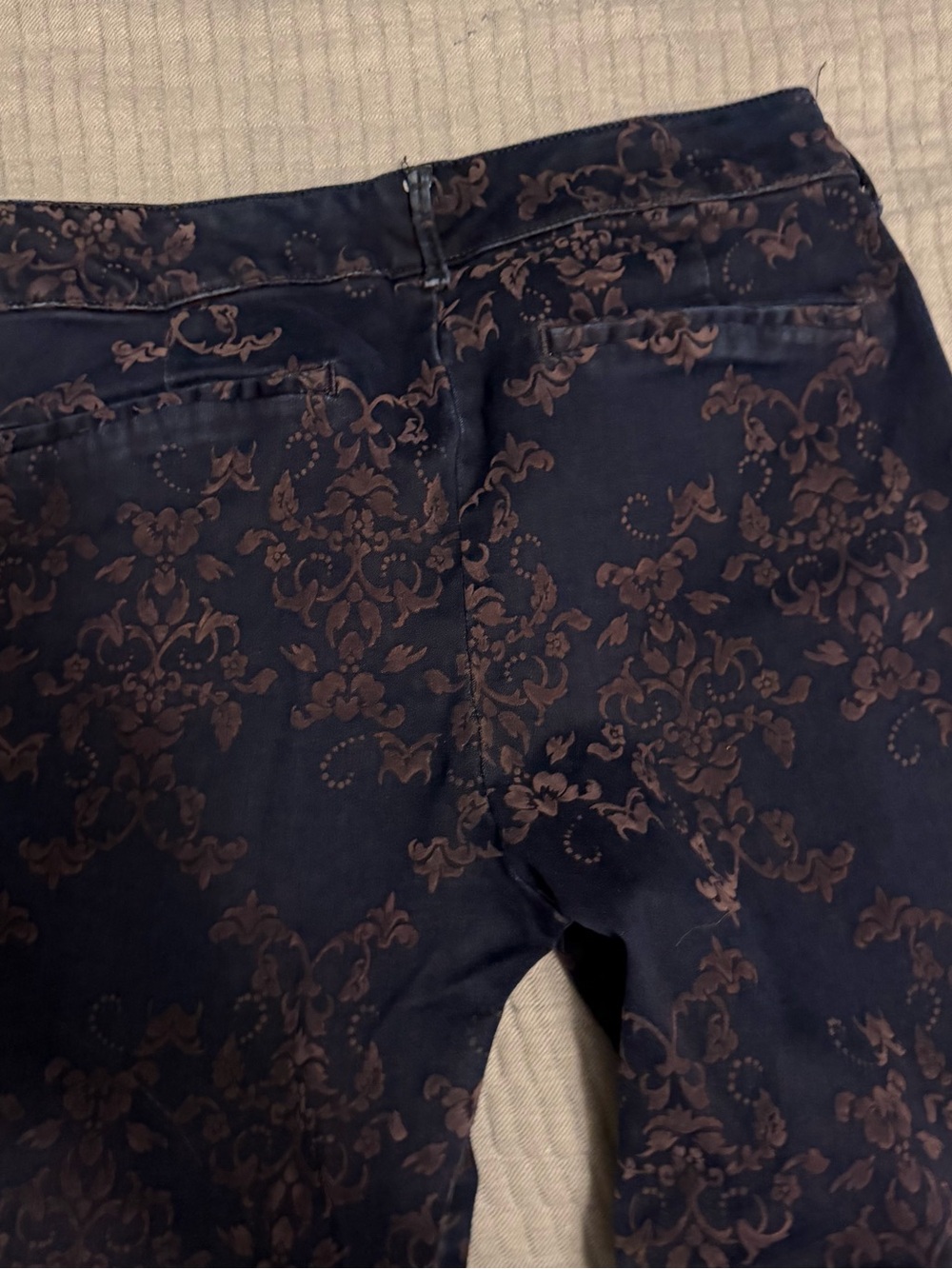 Old Navy ~ The Diva ~ Cropped Pants ~ Blue w/ Raised ~Velvet-Like Texture - Picture 7 of 7